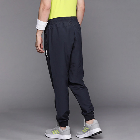 https://www.designerszone.in/vi/products/men-navy-blue-stanford-solid-joggers