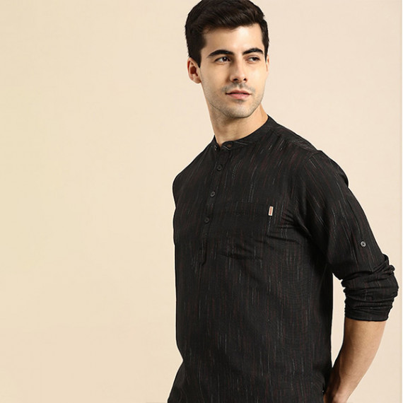 https://www.designerszone.in/vi/products/men-black-woven-design-kurta
