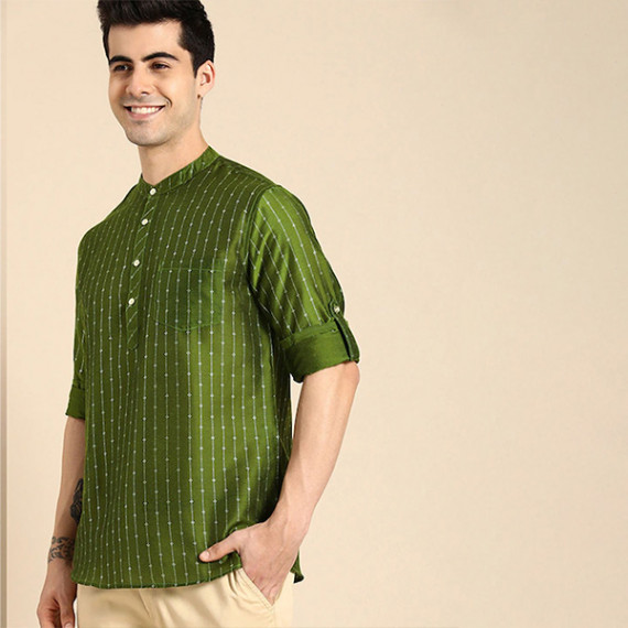 https://www.designerszone.in/vi/products/men-olive-green-gold-toned-ethnic-motifs-woven-design-kurta