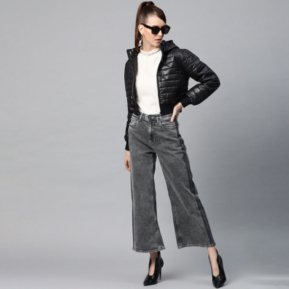 https://www.designerszone.in/vi/products/women-black-solid-cropped-puffer-jacket