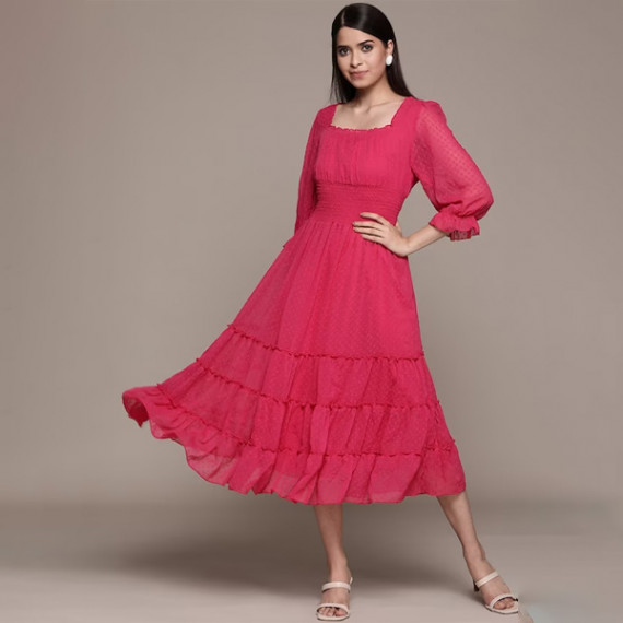 https://www.designerszone.in/vi/products/fuchsia-solid-chiffon-smocked-tiered-midi-dress