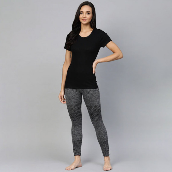 https://www.designerszone.in/vi/products/women-pack-of-2-self-striped-thermal-tops