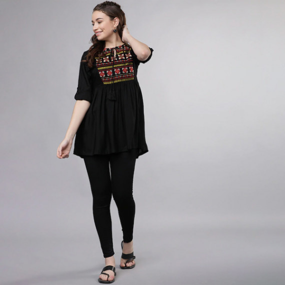 https://www.designerszone.in/vi/products/women-black-solid-tunic