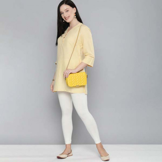 https://www.designerszone.in/vi/products/women-off-white-solid-leggings