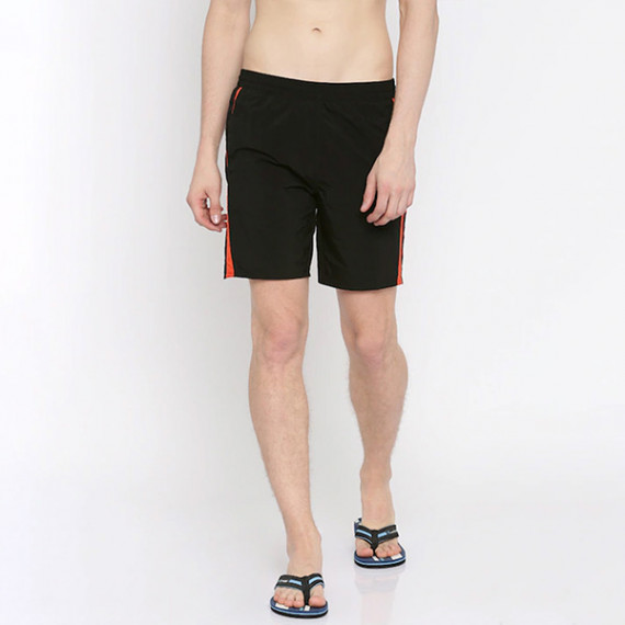 https://www.designerszone.in/vi/products/black-swim-shorts