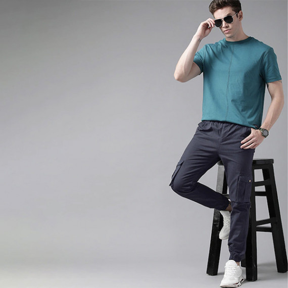 https://www.designerszone.in/vi/products/men-navy-blue-solid-mid-rise-woven-pure-cotten-cargo-trousers