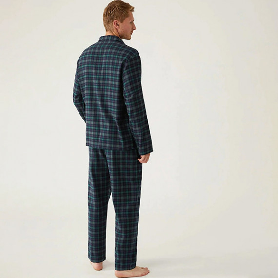 https://www.designerszone.in/products/men-green-blue-checked-night-suit