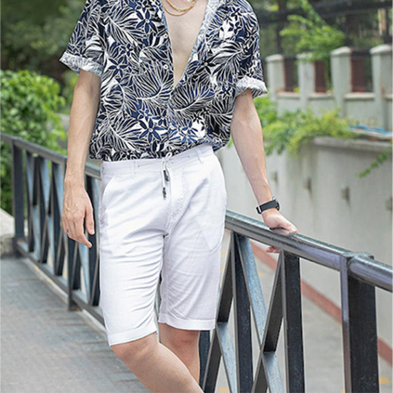 https://www.designerszone.in/vi/products/men-white-solid-slim-fit-regular-shorts