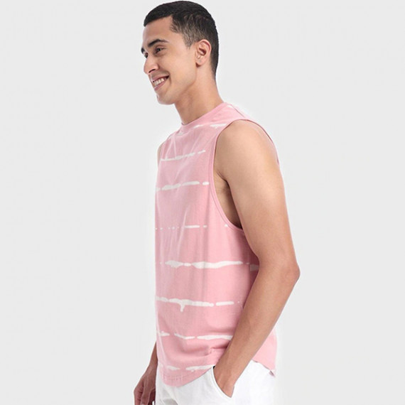 https://www.designerszone.in/vi/products/men-pink-tie-dye-oversized-vest