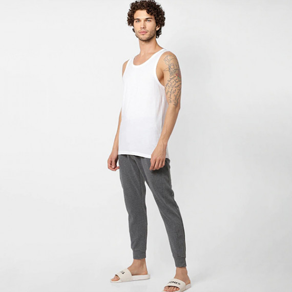 https://www.designerszone.in/vi/products/men-pack-of-2-white-solid-innerwear-vests