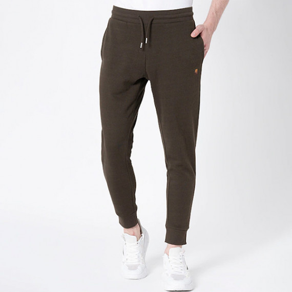 https://www.designerszone.in/vi/products/men-olive-solid-joggers