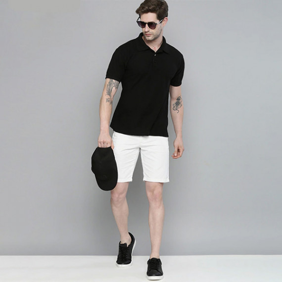 https://www.designerszone.in/vi/products/men-white-slim-fit-chino-shorts