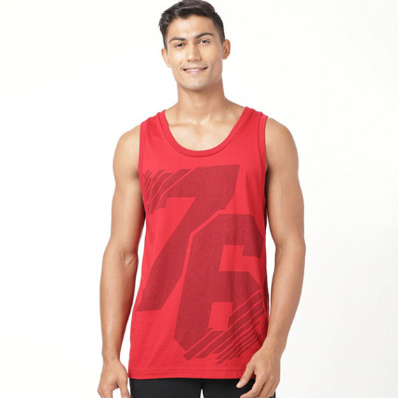 https://www.designerszone.in/vi/products/men-red-printed-innerwear-vests