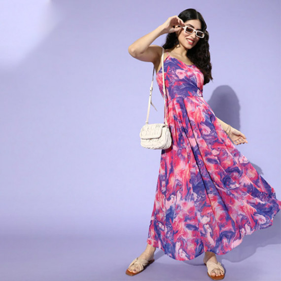 https://www.designerszone.in/vi/products/women-blue-floral-smocked-dress