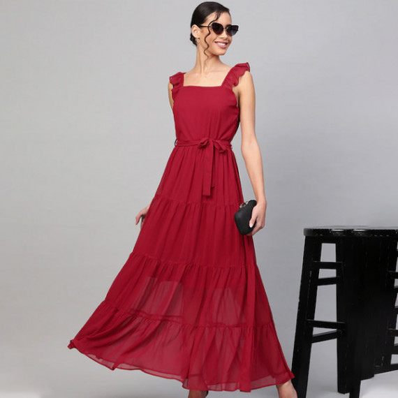 https://www.designerszone.in/vi/products/maroon-tiered-maxi-dress
