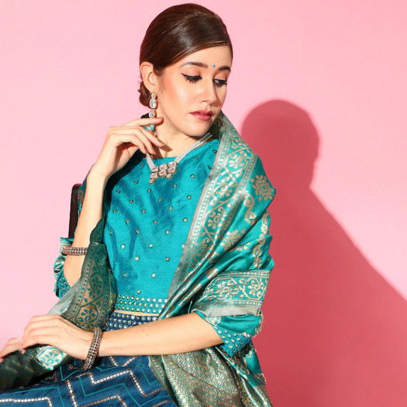 https://www.designerszone.in/vi/products/women-navy-blue-embellished-ready-to-wear-lehenga-blouse-with-dupatta